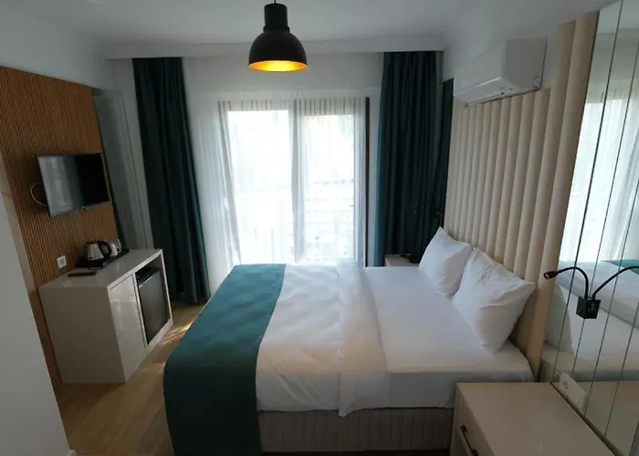 Marina Port Akyaka 무글라