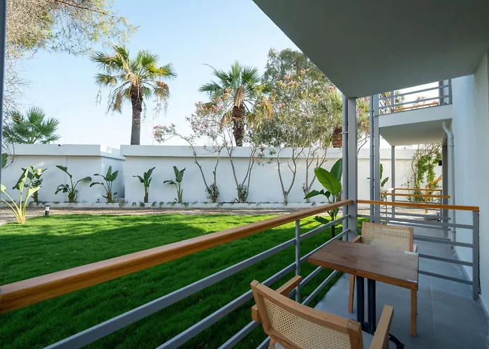 Marina Port Akyaka 호텔